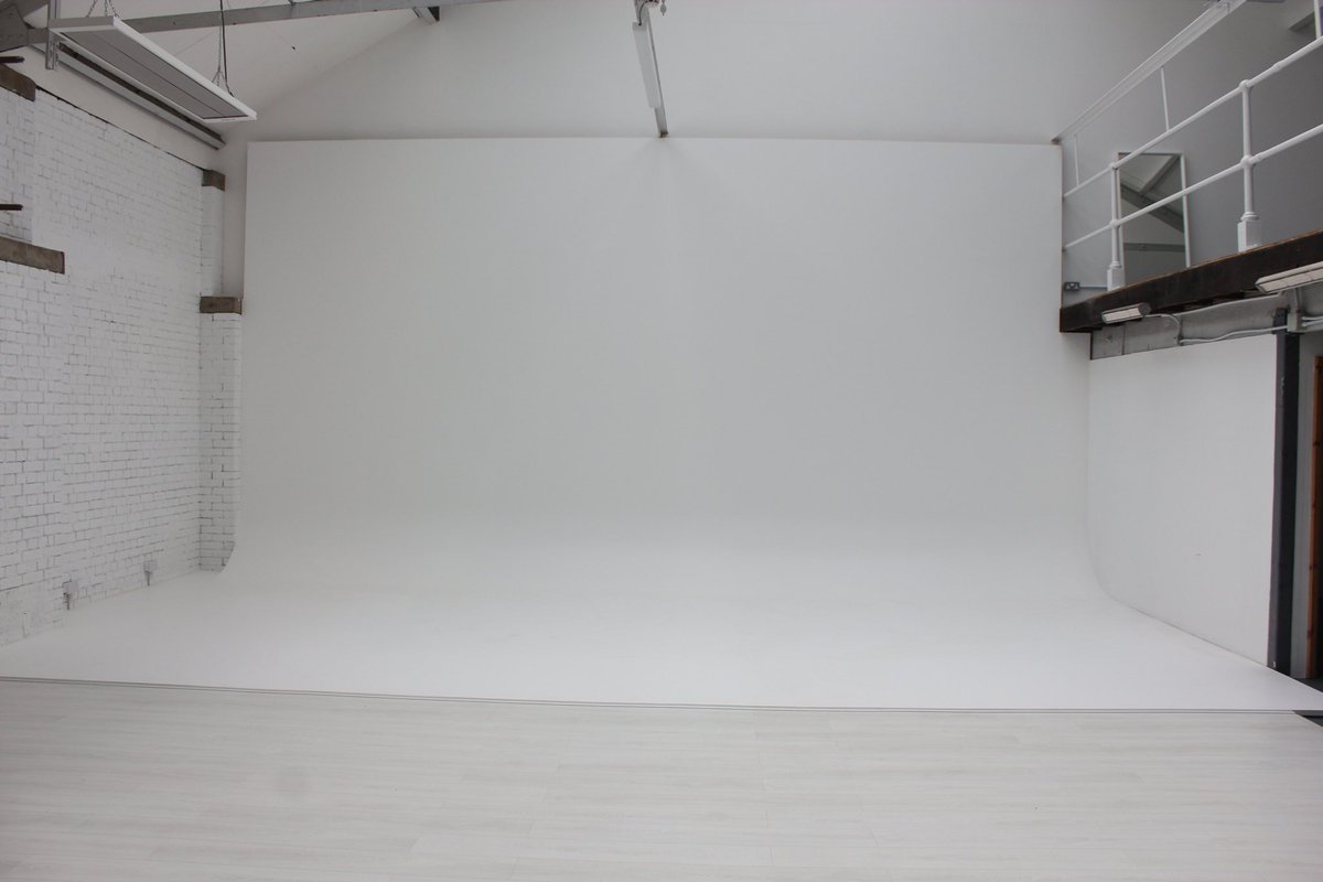 StudiosMello's tweet photo. The studio space has an abundance of natural light from the diffused glass atrium standing at over 7 metres. Our studio offers a range of additional amenities and facilities, making it perfect for any shoot or production. https://t.co/9DNHFDxYQX