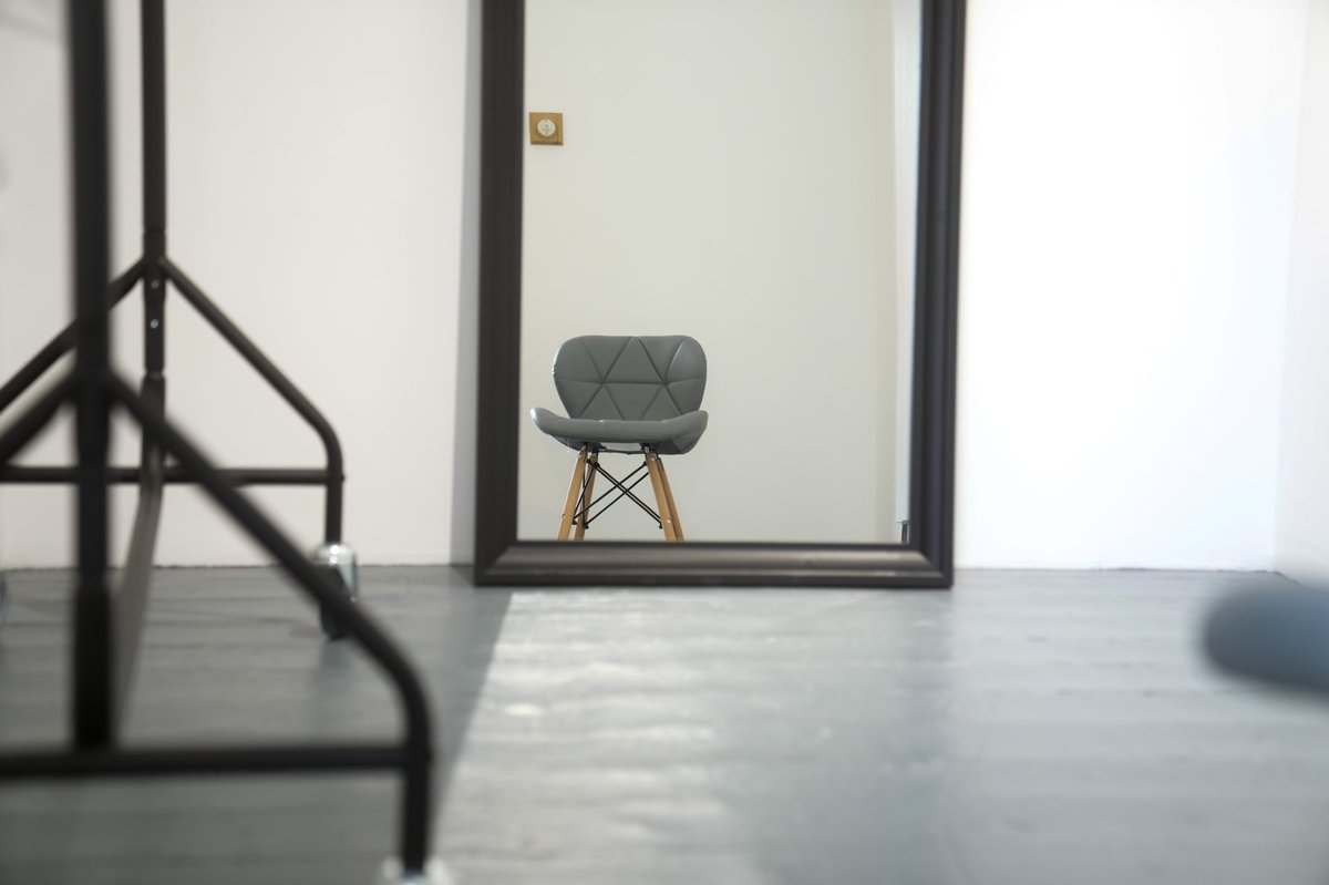 StudiosMello's tweet photo. Our experience in arts has driven and enabled us to create a studio space which ticks all the right boxes.  We have lovingly created a unique setting for our creative and commercial clients and their talent to enjoy and use to produce stunning and memorable content. https://t.co/u8b08yaSig