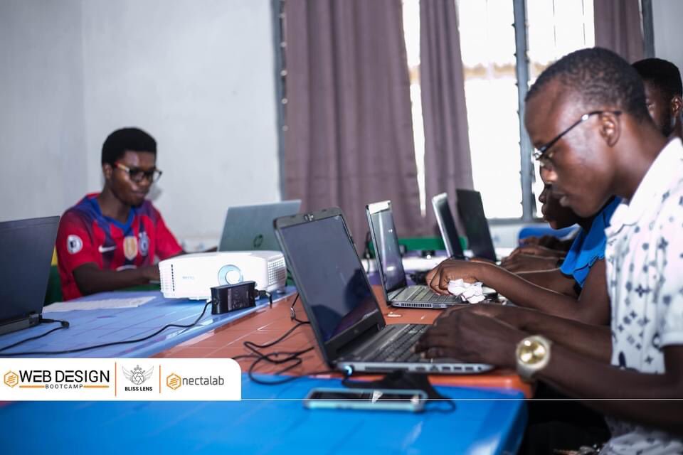aqosuwafrimpong's tweet image. Day 4 of the Web Design Bootcamp, participants were able were taken through forms, difference between using a DIV or a SPAN, Inline styling and External Styling. They were able to implement colours using rgba and hex.
#webdesignbootcamp
@UNICEFStartups @GhanaTechLab @MESTAfrica
