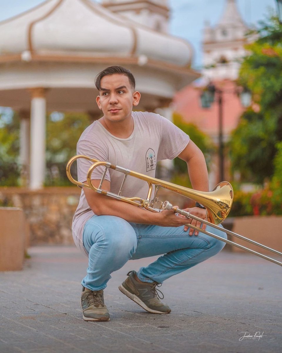Chitreanos's tweet photo. Reposted from @jony412 Sigo diciéndolo, esta es una de mis locaciones favoritas en #Chitre
……………………..
#Chitre #Panama #Trombon #Trombone #Orquesta #Salsa #507 #parqueunion https://t.co/sDlsEkLOap