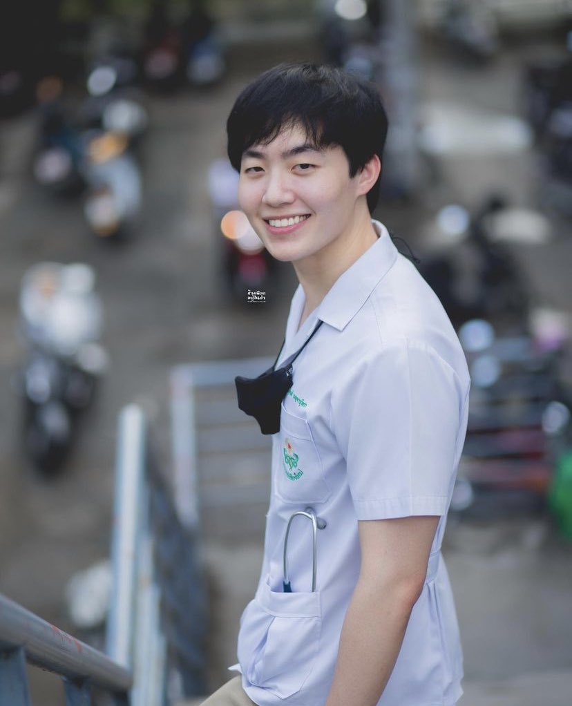 doctorcuteboy's tweet photo. - หมอยิม 💉💊🌡
#หมอหล่อบอกต่อด้วย 👨🏻‍⚕️
cr : yimyimjuthi
IG >> doctor_cuteboyth https://t.co/D4Mr41ugXc