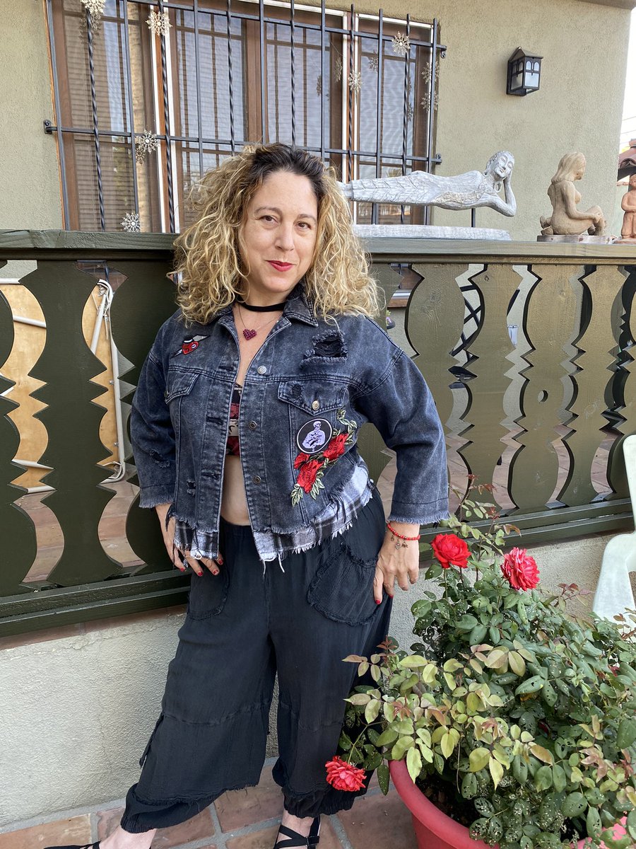 StatementEllenC's tweet photo. #mybrag I spent my life helping people struggling with mental health &amp; addiction find peace of mind, tools for better living &amp; a reason to smile. Now, as a senior, I've pivoted to upcycling denim - and I'm having a blast being a creative! Plus, my jackets are pretty fantastic 💋 https://t.co/SYeweArds3