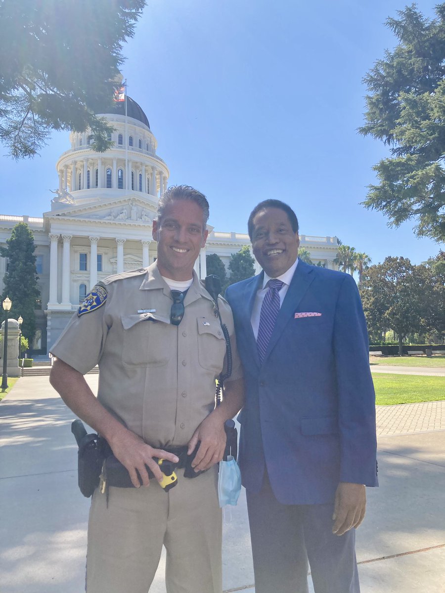larryelder's tweet photo. Sacramento!

#WeveGotAStateToSave https://t.co/rDml0Lv7jC