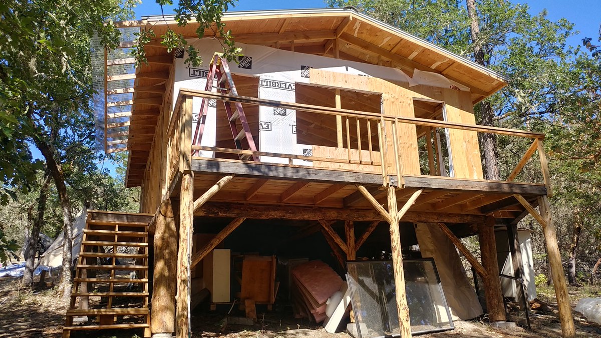 RealPhilipLee's tweet photo. It's been SLOW and steady...

But between some VERY sore tendons and 5 things going on at once it's starting to resemble a house 🏠

😃

#DIYLife #FortHouse #TheLand #OffGrid #WhatPermit https://t.co/O5EJfm0UM2