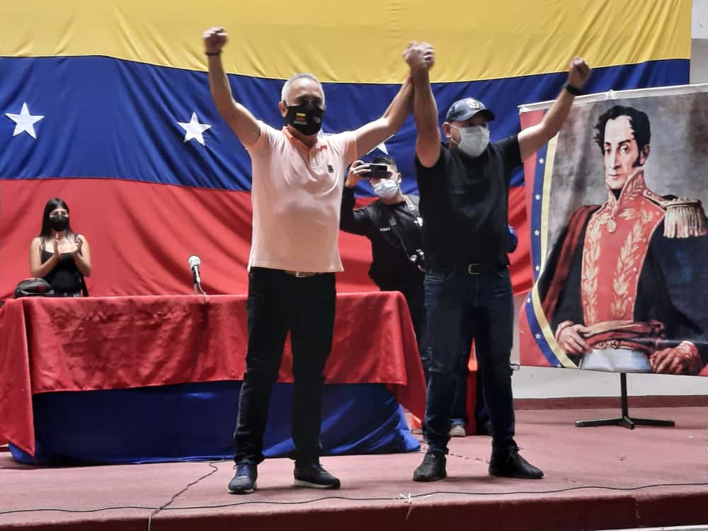 #15Jul Reunión de inicio de Campaña de Elecciones Primarias Abiertas del PSUV con el Comando de Campaña de nuestro proximo Gobernador del Edo Tachira <a href="/FreddyBernal/">Freddy Bernal</a> y del futuro Alcalde Silfredo Zambrano
#SoyComunicadorClap
<a href="/arguelloyepfri/">Yepfri Arguello</a>
<a href="/Juntosxtachira1/">Juntos por Táchira</a>
<a href="/PSUVTachira/">PSUV Táchira</a>
