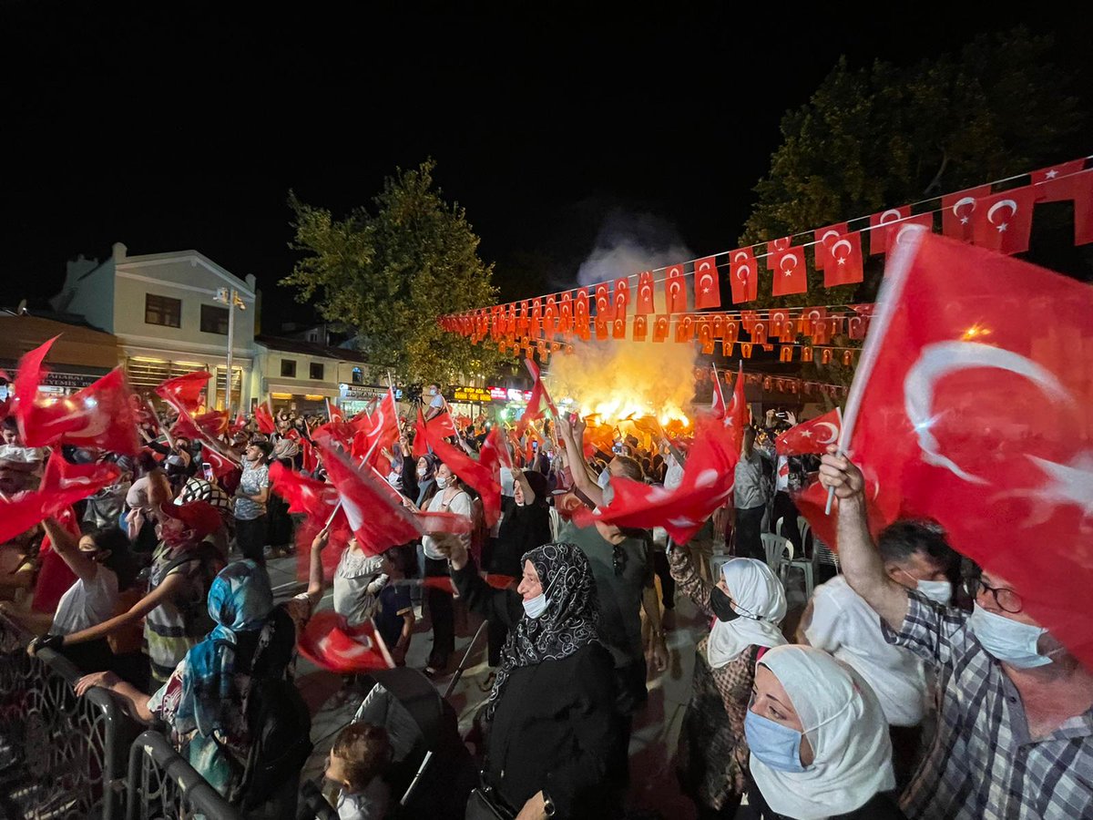 Eyüpsultan Belediyesi'nin düzenlemiş olduğu #15TemmuzDemokrasiveMilliBirlikGunu programından kareler.