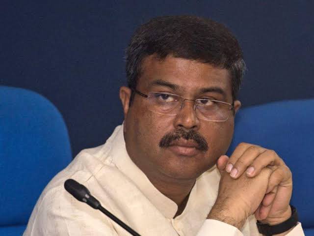 Dilip Mandal (@profdilipmandal) on Twitter photo RSS рдиреЗ рдУрдмреАрд╕реА рдХрд╛ рд╢рд┐рдХреНрд╖рд╛ рдордВрддреНрд░реА рдмрдирд╛рдХрд░ рдкрд╛рдБрдЪ рджрд┐рди рдмрд╛рдж рдЙрд╕рд╕реЗ NEET рдореЗрдВ рдУрдмреАрд╕реА рдЖрд░рдХреНрд╖рдг рдХреЗ рдЦрд╝рд┐рд▓рд╛рдлрд╝ рдлрд╝реИрд╕рд▓рд╛ рдХрд░рд╡рд╛ рджрд┐рдпрд╛ред рдХреМрди рдХрдордмрдЦреНрдд рдХрд╣рддрд╛ рд╣реИ рдХрд┐ тАЬрдлреВрдЯ рдбрд╛рд▓реЛ рдФрд░ рд░рд╛рдЬ рдХрд░реЛтАЭ рдЕрдВрдЧреНрд░реЗрдЬреЛрдВ рдХреА рдиреАрддрд┐ рдереАред рд╕рд╡рд░реНрдгреЛрдВ рд╕реЗ рд╕реАрдЦреА рд╣реЛрдЧреА рдЙрдиреНрд╣реЛрдВрдиреЗред <a href="/dpradhanbjp/">Dharmendra Pradhan</a> RSS рдиреЗ рдУрдмреАрд╕реА рдХрд╛ рд╢рд┐рдХреНрд╖рд╛ рдордВрддреНрд░реА рдмрдирд╛рдХрд░ рдкрд╛рдБрдЪ рджрд┐рди рдмрд╛рдж рдЙрд╕рд╕реЗ NEET рдореЗрдВ рдУрдмреАрд╕реА рдЖрд░рдХреНрд╖рдг рдХреЗ рдЦрд╝рд┐рд▓рд╛рдлрд╝ рдлрд╝реИрд╕рд▓рд╛ рдХрд░рд╡рд╛ рджрд┐рдпрд╛ред рдХреМрди рдХрдордмрдЦреНрдд рдХрд╣рддрд╛ рд╣реИ рдХрд┐ тАЬрдлреВрдЯ рдбрд╛рд▓реЛ рдФрд░ рд░рд╛рдЬ рдХрд░реЛтАЭ рдЕрдВрдЧреНрд░реЗрдЬреЛрдВ рдХреА рдиреАрддрд┐ рдереАред рд╕рд╡рд░реНрдгреЛрдВ рд╕реЗ рд╕реАрдЦреА рд╣реЛрдЧреА рдЙрдиреНрд╣реЛрдВрдиреЗред <a href="/dpradhanbjp/">Dharmendra Pradhan</a>
