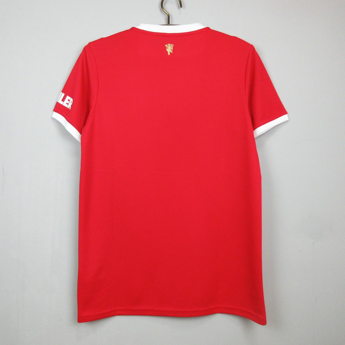 So here it is… 2021/22 #mufc Home Shirt Giveaway. To enter, follow my friend <a href="/glaz3rsoutretro/">GlazersOutRetro</a> and myself and retweet this tweet!  Any size, any printing and International shipping. 

Winner announced tomorrow evening 8pm UK time. 🙌🏽