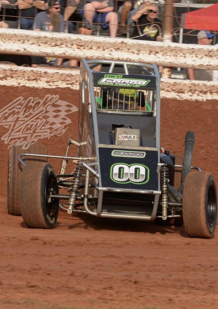 It’s time to try this again!!

We make our way back to Solomon Valley Raceway in Beloit, KS for the second night of Mid-America Midget Week.

📍-Solomon Valley Raceway- Beloit, KS

⏰ - hot laps @ 6:30pm CT

📺 - LIVE on <a href="/FloRacing/">FloRacing</a>

📸 - Kamber Kay

<a href="/USACNation/">USAC Racing</a> | <a href="/MounceStout/">Mounce/Stout</a>