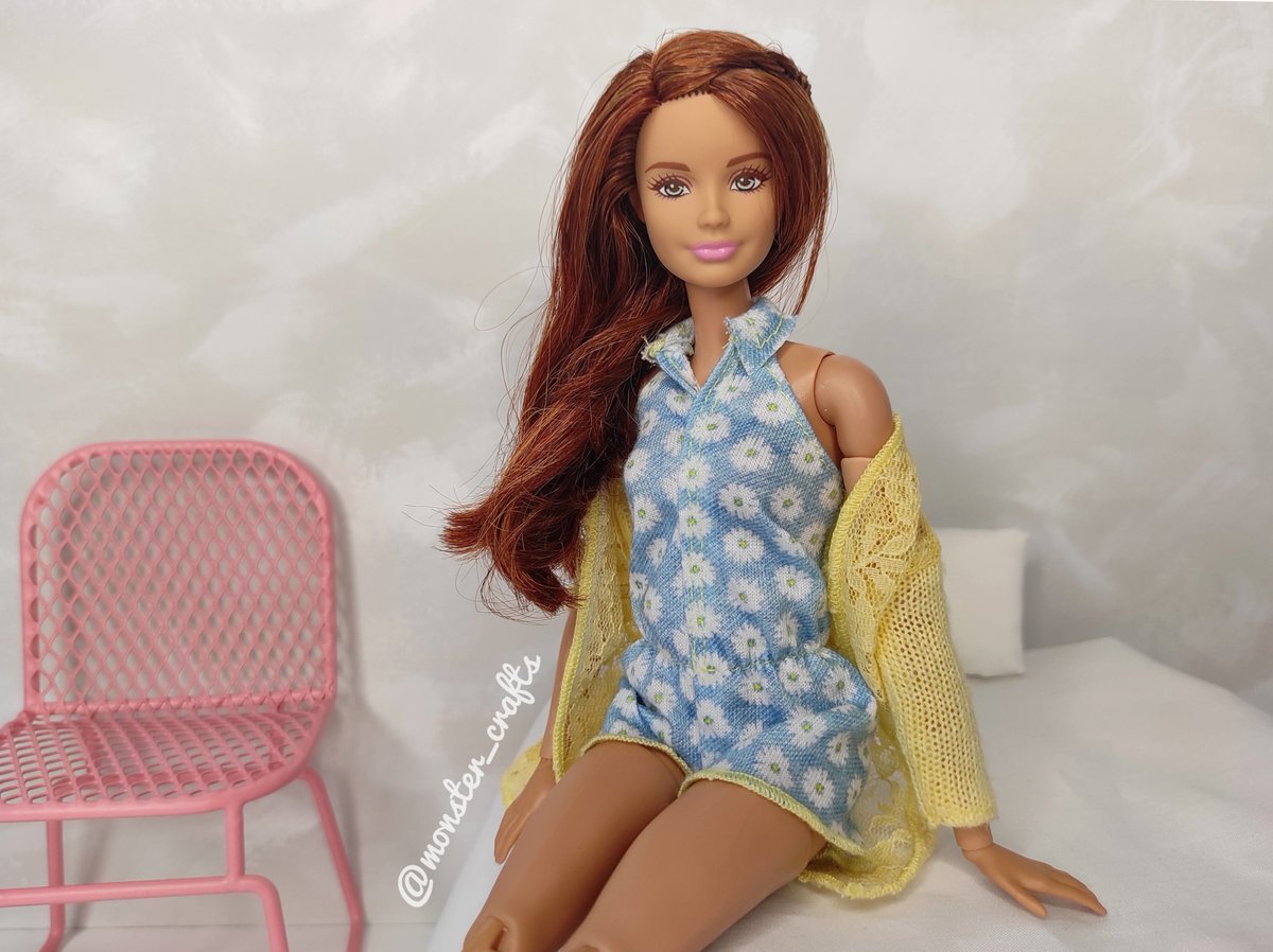 monster_crafts's tweet photo. Pic of the day! That pillow you can see is the first thing that I've sewn. It looks a bit rough, but I was so proud of it that I featured it in almost every single photo #barbie #dollphotography https://t.co/TQGFnaUxNv