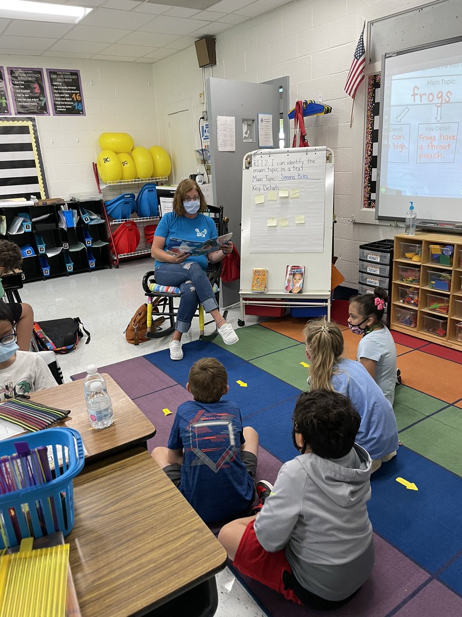 jenkeefeteach's tweet photo. We had a surprise visitor today, and she even stayed to read us a story! Thanks Mrs. Slaughter! @AweEagles @AWE_First_Grade https://t.co/Ssj0ah0tGJ