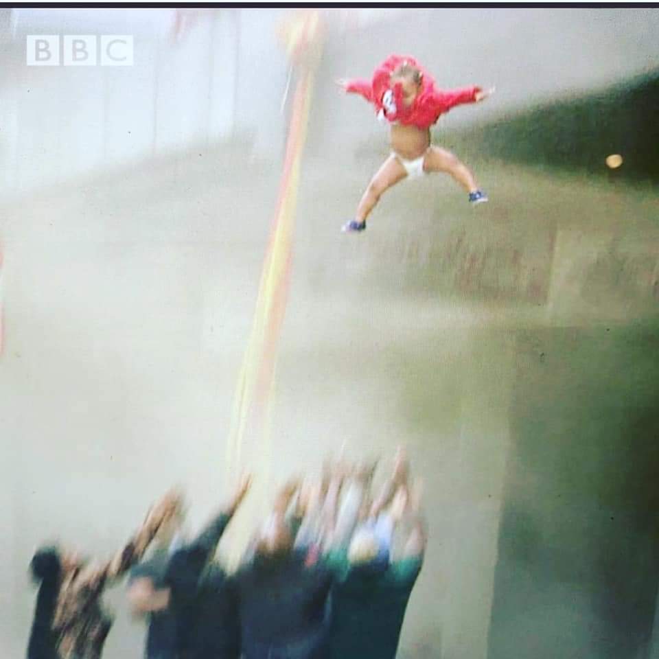 ShabnamPalesaMo's tweet photo. . We will never forget this image of a child being thrown (&caught) from a burning building in Durban #SouthAfrica. There is no way hungry people set fire to buildings with poor ppl in them. Third force got paid. Same as #FeesMustFall agents. The truth will out. #BabyinRed #Heros https://t.co/RyLkqNR2OL
