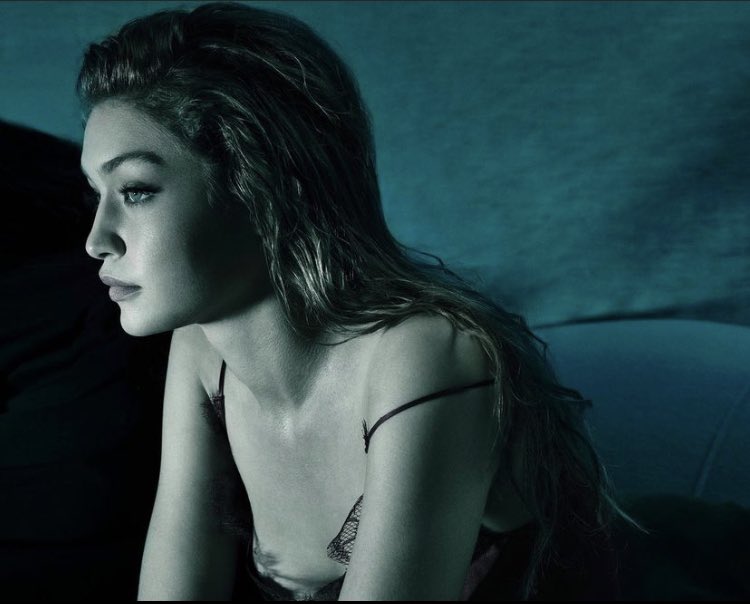 HadidGigiArg's tweet photo. #USEEN || Foto no vista de Gigi Hadid para Pirelli Calendar 2019 fotografiada por Albert Watson https://t.co/O60nVrzNvi