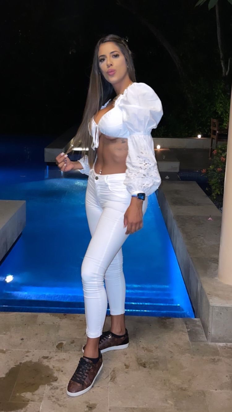 Fratiany on X: 1 o 2? ☺️ t.co5ze0eh2DiT  X