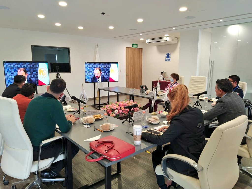 SSC_TLX's tweet image. Próximos a nuestra conferencia de evaluación ante la comisión de @CaleaMexico, la @SSC_TLX, el @IFCSP_SSC, así como la @CESESP_Tlaxcala mediante el C-4, asisten de manera virtual a la evaluación de instancias de seguridad de otros países. #CALEAVirtualConference #Tlaxcala