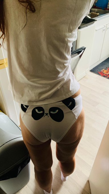 Petit avant go&ucirc;t du shooting fait aujourd'hui ce f&ucirc;t instance .. longue journ&eacute;e ce soir je suis fatigu&eacute;e<a href="/tag/sexturylive"class="tags"><span>#sexturylive</span></a><a href="/tag/sexturyproduction"class="tags"><span>#sexturyproduction</span></a>