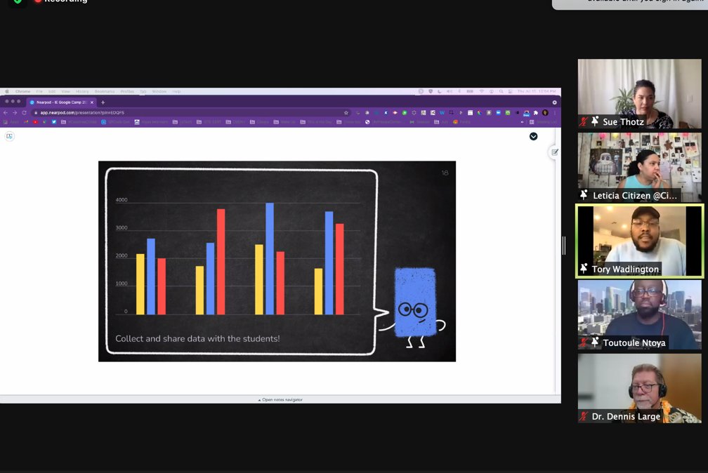 "I don't believe in handing back papers. Kids look at each others scores " Instead shares ALL the data "hey kids here is how we did as a class, what could we do differently? What worked?" <a href="/ToutouleNtoya/">Toutoule Ntoya, Ed.D</a> #iegooglecamp
