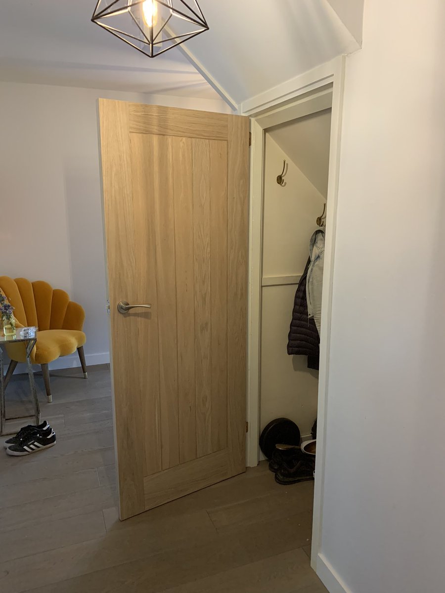 ritdesignsleeds's tweet photo. Bespoke internal door to match the cottage oak door height of this door is 1840mm which meant there would be ok bottom or top left on an off the shelf door, fitted in Woodlesford Leeds.  All materials supplied by @Lawcris1982 #bespokedoors #jionery #leeds  #cabinetmaking https://t.co/BYV59dozS5