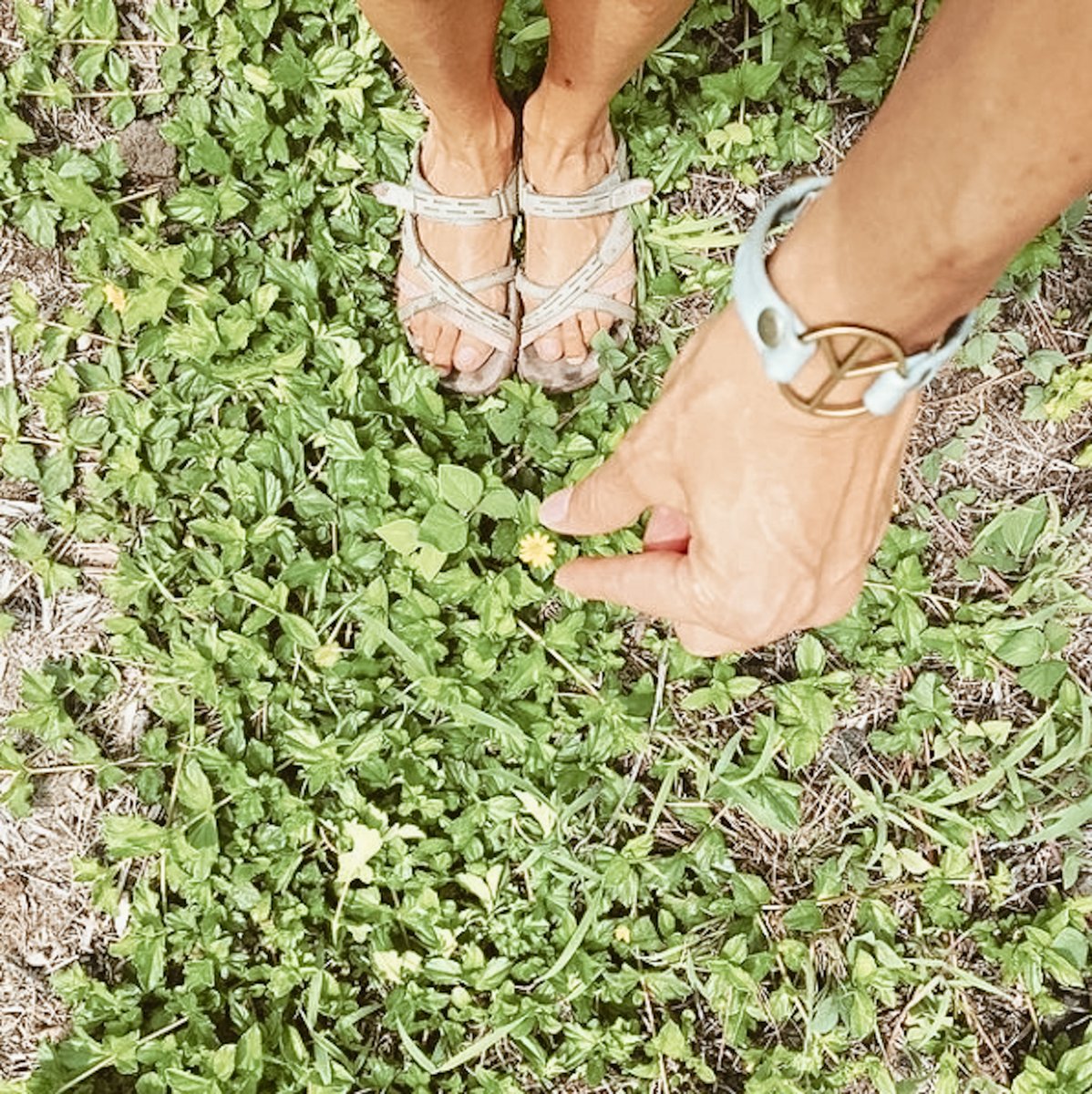 'If you walk in the footprints of others, you won't make any of your own.'🦋 
.
.
.
.
#GivingBracelets #GivingIsLiving #boho #aesthetic #nature #blog #travelinspo #fashionblog #naturelover #boholifestyle #flowers #styleinspo #inspo