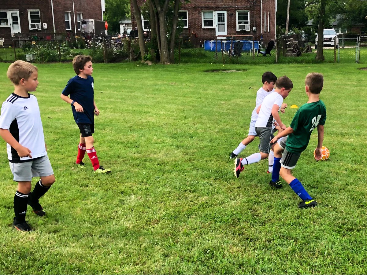 ROFC_Coach_Todd's tweet photo. Fun pickup soccer event last night with our U8, U9, and U10 boys! #RoyalOakFC #ROFC #RclubOurcommunity #ROFCNation https://t.co/7rGgAeLEIM