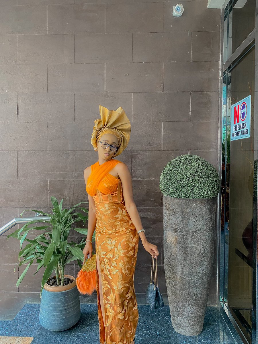 derinmama's tweet photo. An African Queen 👸 https://t.co/xPpAeoFTi5