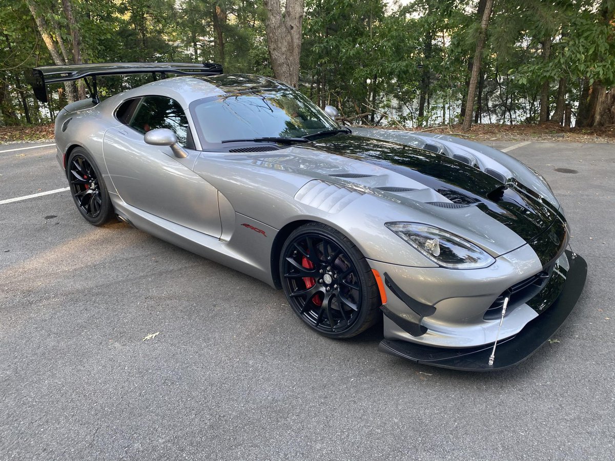 Bring A Trailer Sold 5k Mile 17 Dodge Viper Acr Extreme For 211 100 T Co Ix6twzswlz Bring A Trailer Sold 5k Mile 17 Dodge Viper Acr Extreme For 211 100 T Co Ix6twzswlz