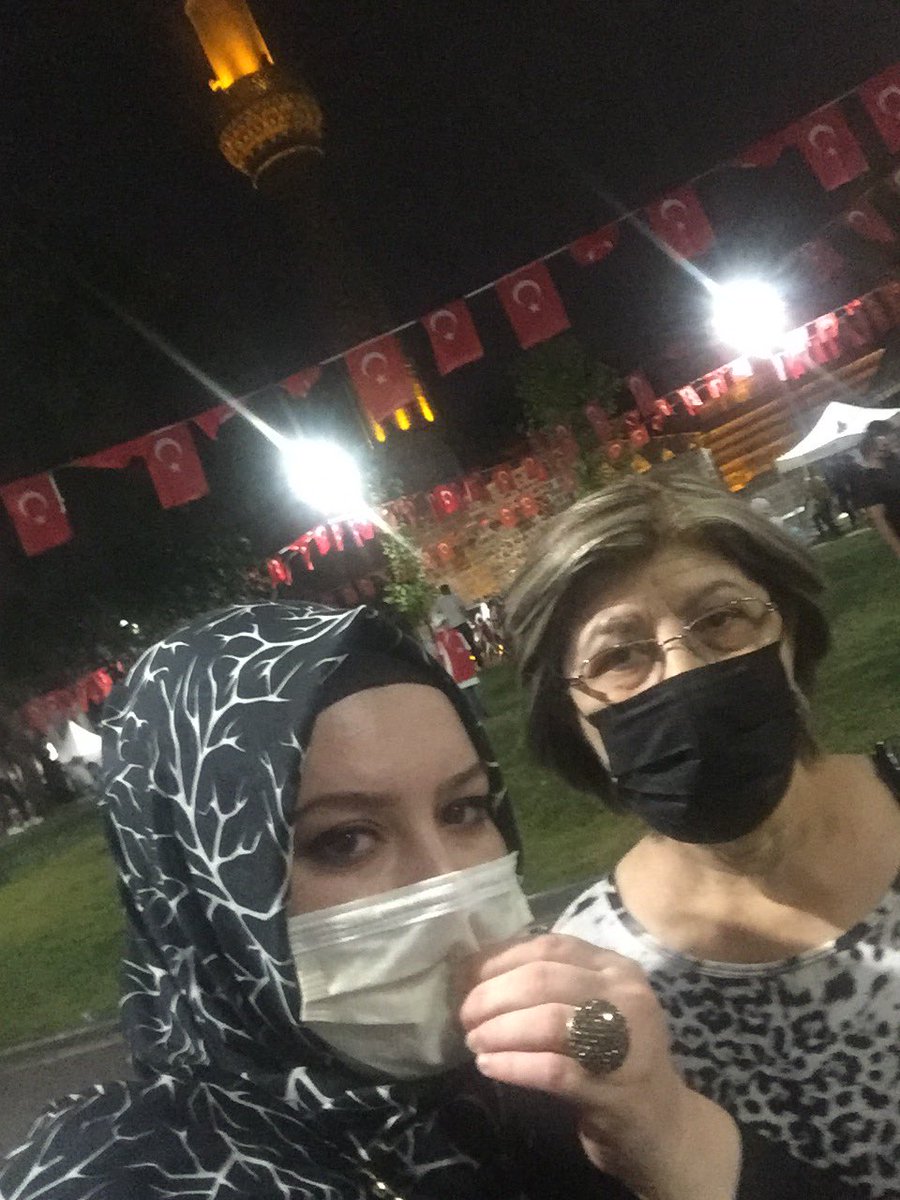 TÜRKİYE GEÇİLMEZ! 🇹🇷

#15Temmuz hain darbe girişiminin 5. yıl dönümünde, canlarını ortaya koyarak hainlere geçit vermeyen aziz şehitlerimizi rahmetle anıyor, fedakar gazilerimizi sevgi ve minnetle selamlıyoruz.

#15Temmuz Demokrasi ve Milli Birlik Günümüz kutlu olsun.