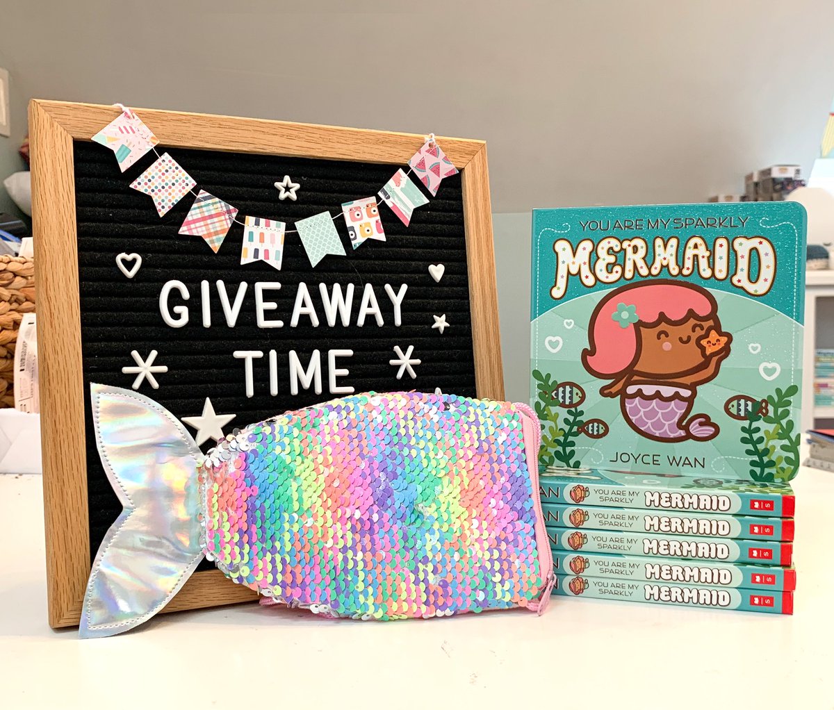 joycewanbooks's tweet image. To celebrate the release of my latest book, YOU ARE MY SPARKLY MERMAID, giving away a signed copy with a (flip sequin!) mermaid tail zipper pouch to 6 lucky winners! RT/QT by 12pm EST July 23 to enter. 🎉 #kidlit #kidlitart #giveaway