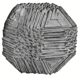 EquityDiamond's tweet photo. #KnowYourDiamonds #GroovedSerrated
1/4 #Grooved are the #fraudster's easy to fake"diamond" of choice. . Grooves are surfaces on a rough that show growth/resorption lines. This stepped (1.6ct) octahedron shows resorbed rounded triangular growth plates
@jayfella1972 
@zeethecoach https://t.co/HZ3sKml37t