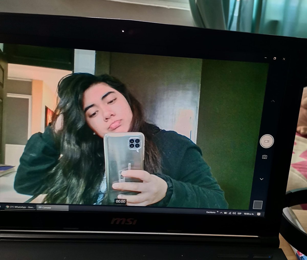 I_Valc's tweet photo. @HunterRowland @brandonrowland #rowlandselfies Hey I think I'm a little late, but well I lose nothing with trying to love you thank you for making me smile https://t.co/nSHpXoDhZC