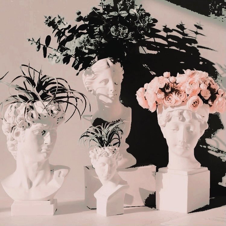 ROYALlSM's tweet image. ⠀⠀⠀⠀⠀⠀⠀⠀⠀⠀

⠀⠀⠀⠀⠀* 𝚈𝙾𝚄𝚁 𝙼𝙰𝙹𝙴𝚂𝚃𝚈, 
⠀⠀⠀⠀⠀ 𝑸ueen : Vıctorıα   
⠀⠀⠀⠀⠀ Buckınghαm. ⠀⠀⠀⠀⠀⠀⠀⠀⠀⠀
⠀⠀⠀⠀