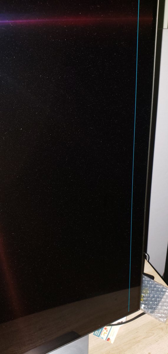 Rhamnetin's tweet image. Unbelievable: my LG C9 developed a fault (cyan line artifact on right side) shortly after the warranty expired. 1 year warranty should be illegal. @LGUS