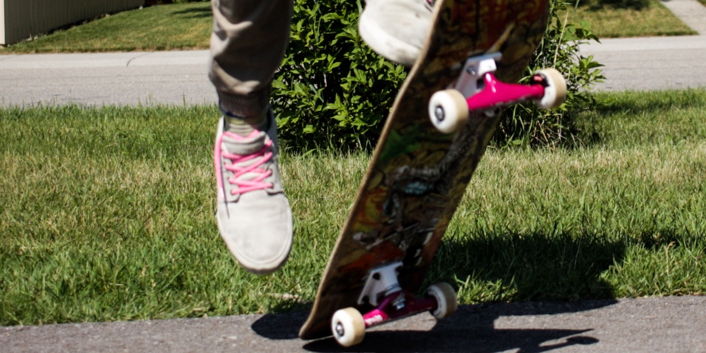 SK825 Calgary tweet media