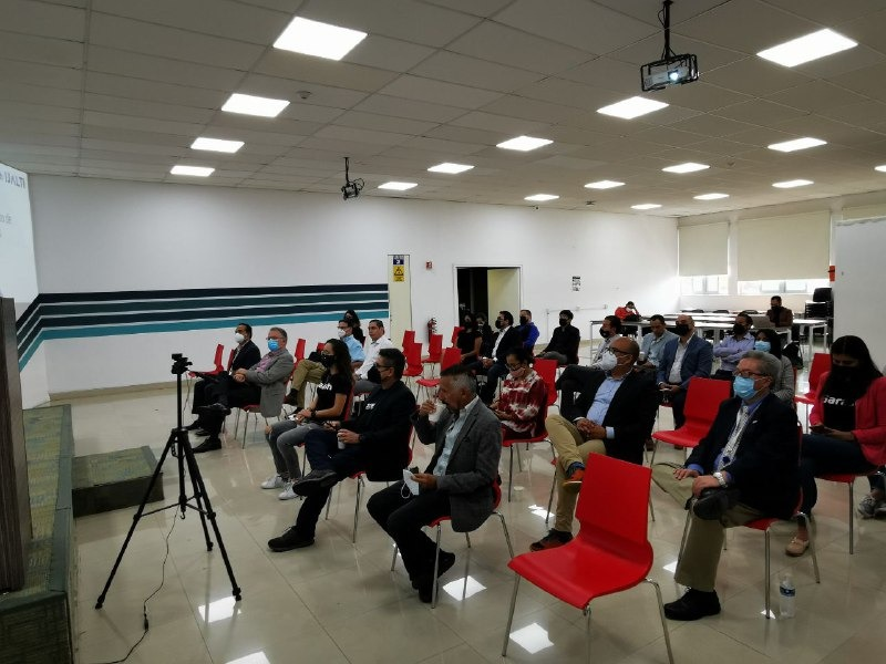 AlfonsoPompaP's tweet photo. En la presentación de resultados de la primera generación de los i-Hubs en el Centro del Software. Una iniciativa desarrollada por @IJALTI y @OpenInnovationG, una red de colaboración que permite la búsqueda de soluciones y la gestión de la innovación en el estado. https://t.co/gKrai5pHtj
