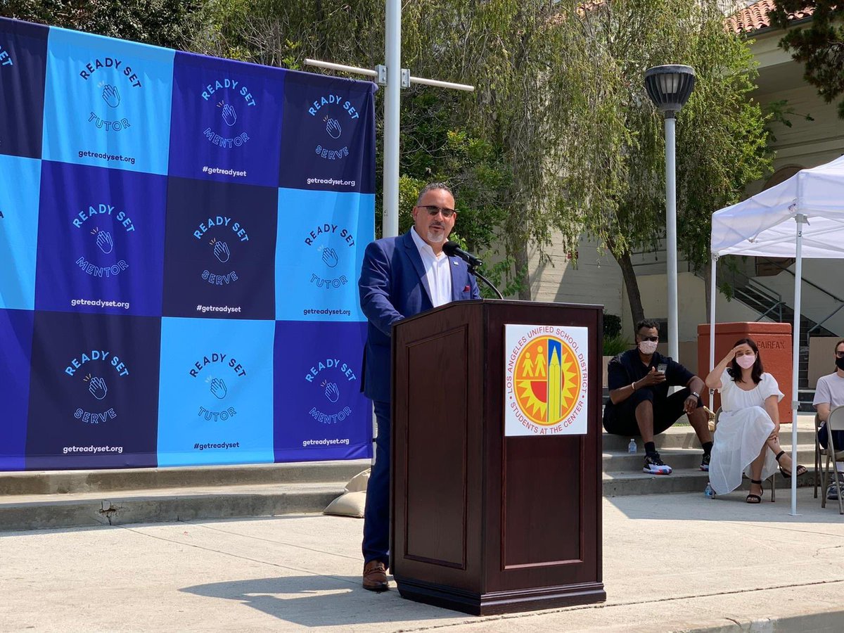 NormaJTorres's tweet photo. As my #BASICAct moves forward in Congress – the Nation’s Secretary of Education, @SecCardona visited #SoCal to promote the efforts & importance of mentorship to our youth and providing essential resources.
It was great to hear from him! https://t.co/RQNqIFUnJu