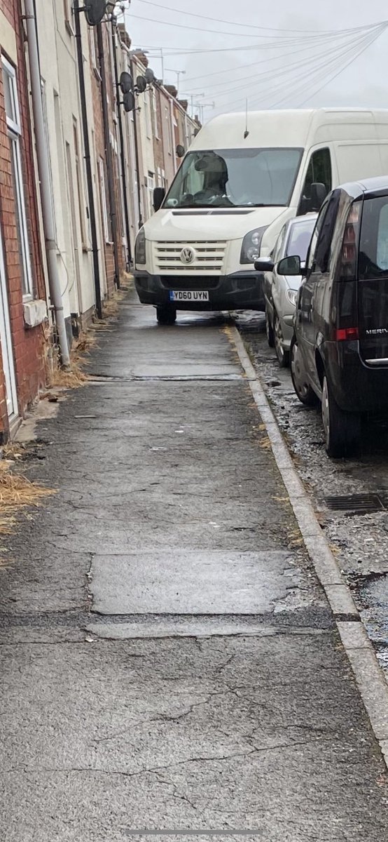 konickmh's tweet photo. I kid you not, this is how an @amazon  delivery driver parked while delivering a parcel… seriously??? #Amazon https://t.co/37WJjMBlGN