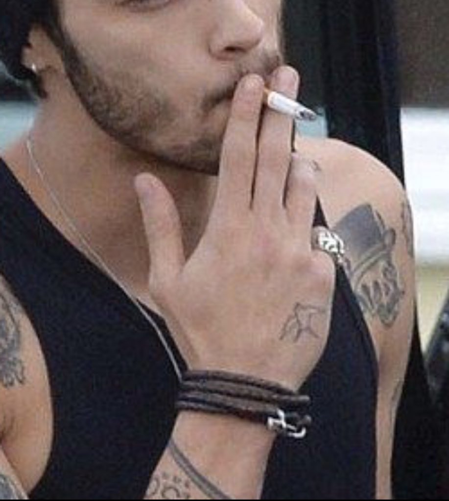 zaynhandbot's tweet photo. https://t.co/itFj55weIH