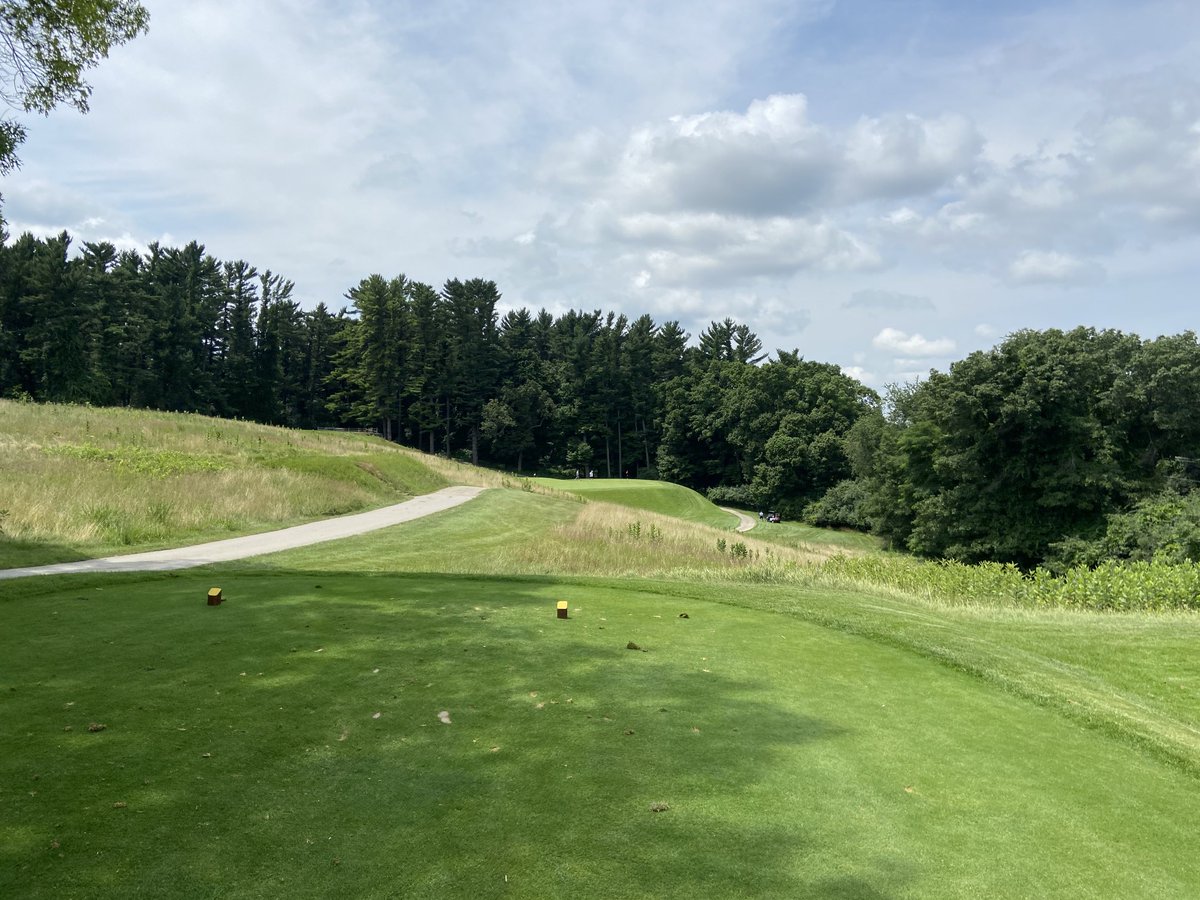 featuregolf's tweet photo. Always a treat ⁦@LawsoniaGolf⁩. Nice to refresh the ⁦@LangfordMoreau⁩ views. https://t.co/ba6Lvdpxsm