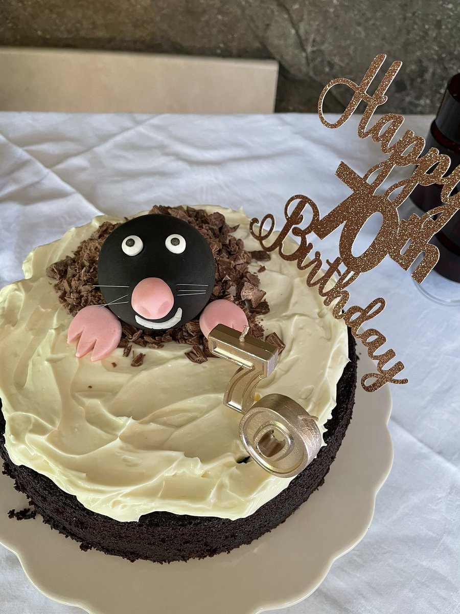 Yet again the infamous and foolproof Guinness cake has come up trumps. This time for mums 70th 😁😁<a href="/Nigella_Lawson/">Nigella Lawson</a> 👍🥂