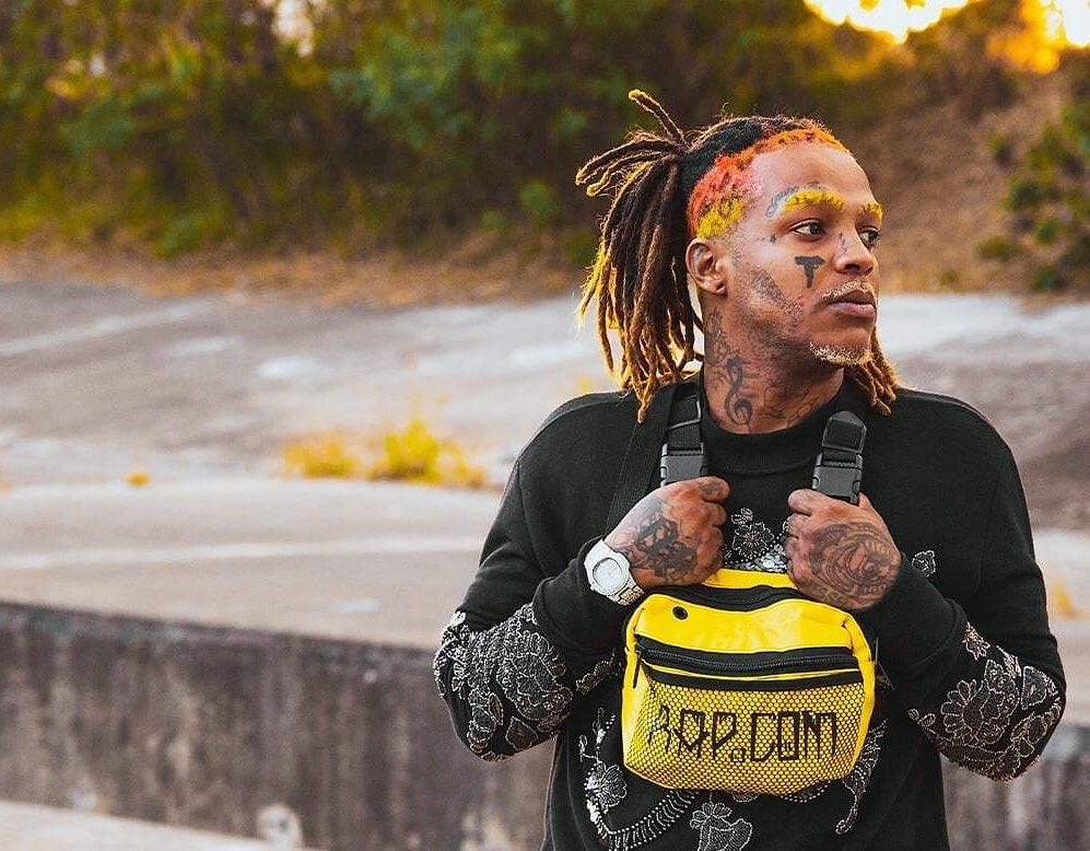 vishmidia's tweet image. [@LocDogsavage] Loc Dog libera novo clipe solo, "Real Traphouse 2" bit.ly/3koTvry