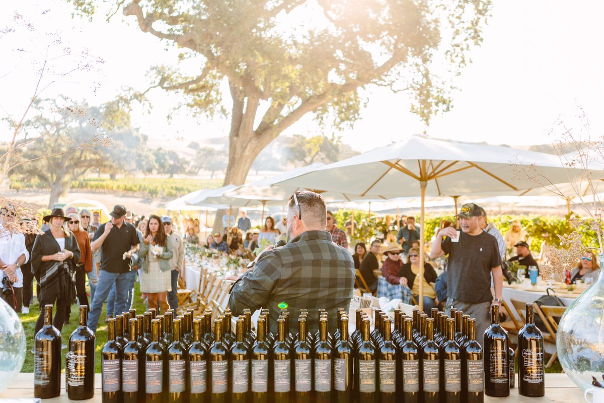 SLO_Media_Co's tweet photo. I'm so excited that everything is opening back up and fun events like these can (slowly) happen again! Makes it a great opportunity for small business owners to have new photos for their website and brand :) #bus131 https://t.co/VH5Pce3XN9