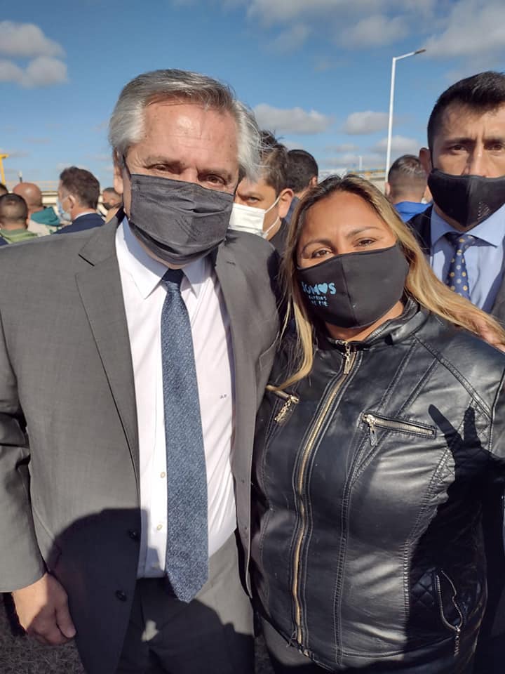 YaninaBasseok's tweet photo. Hoy estuve presente acompañando al Pte @alferdez ,al Gdor @Kicillofok y a la Intendenta @BLANCAHCANTERO a la inauguración de la planta depuradora de AYSA en el barrio Agrocolonia Guernica, Presidente Perón @Somos_bdpBsAs @danimenendezok
#ProvinciaEnMarcha
#PtePeron https://t.co/w8Mm03eH3D