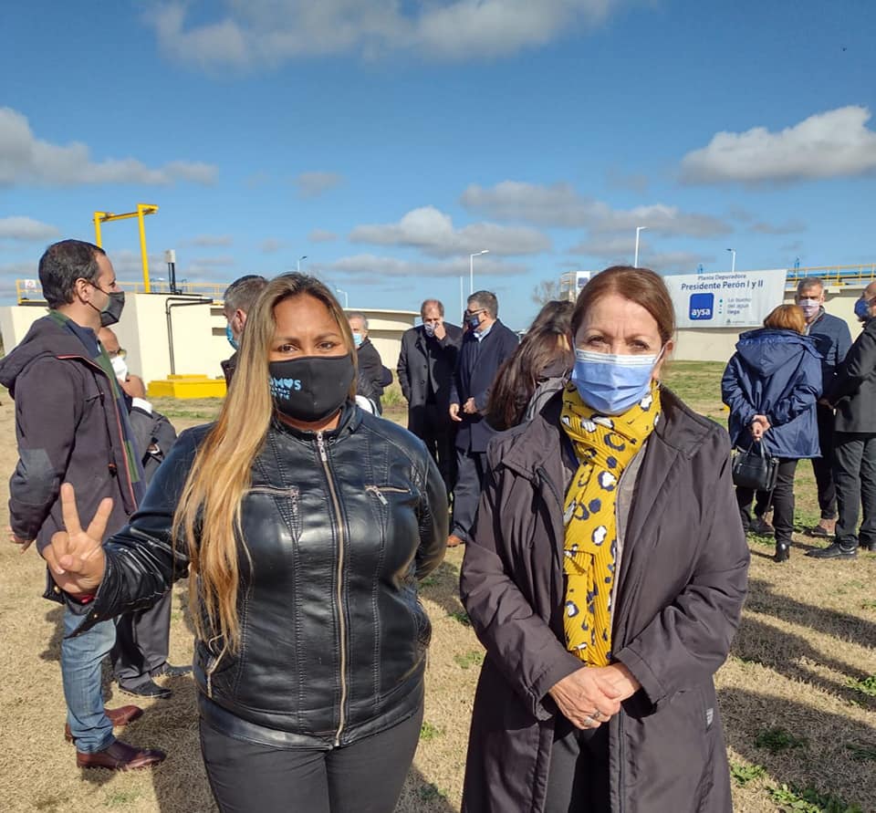 YaninaBasseok's tweet photo. Hoy estuve presente acompañando al Pte @alferdez ,al Gdor @Kicillofok y a la Intendenta @BLANCAHCANTERO a la inauguración de la planta depuradora de AYSA en el barrio Agrocolonia Guernica, Presidente Perón @Somos_bdpBsAs @danimenendezok
#ProvinciaEnMarcha
#PtePeron https://t.co/w8Mm03eH3D
