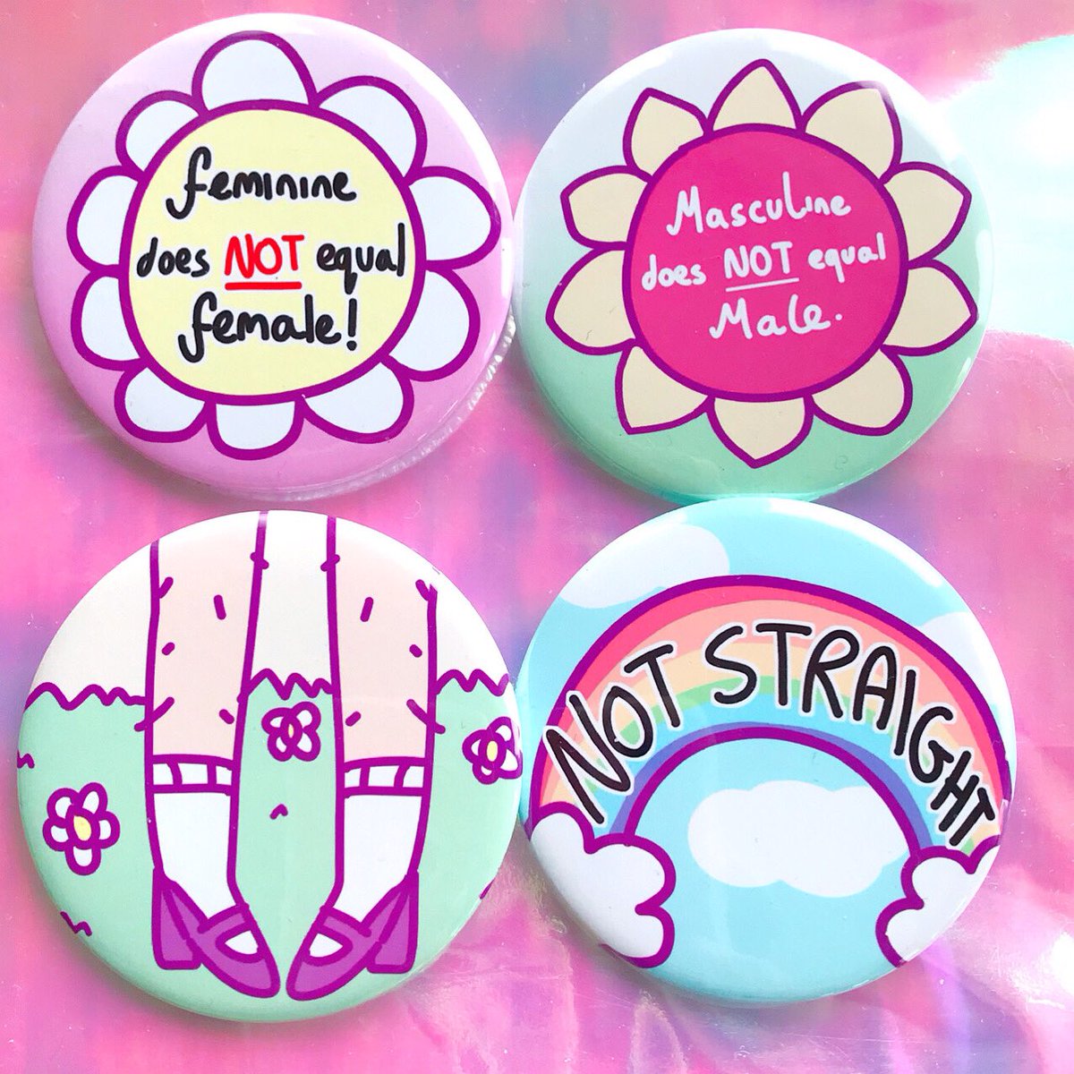 Coming on my Etsy store next week!! 🥰 inspired by my comic ‘the boy in yellow’, but with a slightly more mltyuniverse feel to it!