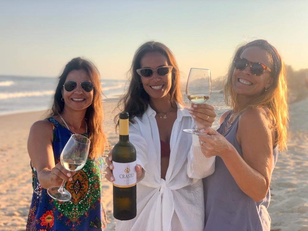 #CRASTOWHITE // Summer, holidays, beach, family, friends and unforgettable moments with Crasto White. 💦😋🙌🏼
.
#QuintadoCrasto #Douro #Crasto #Portugal #Wines #Wein #Weine #Vin #Vins #Vino #ワイン #와인 #вино #Viini #WinesofPortugal #PortugueseWines #VinhosPortugueses #Summer #🍷