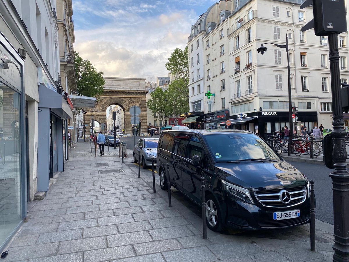 سواق عربي سائق و مرشد سياحي مرافق مع سيارة مرسيدس فان من النوع الفاره ٠٠٣٣٦٠١٢٢٢٢٣٥ واتساب