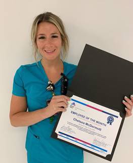 MountSinaiEM's tweet photo. Announcing our first EMPLOYEE OF THE MONTH at #MSH Chelsea McDermott!  She always always advocates for her patients, and constantly exemplifies what it is to be a great team player.  She’s always willing and available to help. #OperationRecognize #EmergencyMedicine #EDNurses https://t.co/fnJeh64nYs