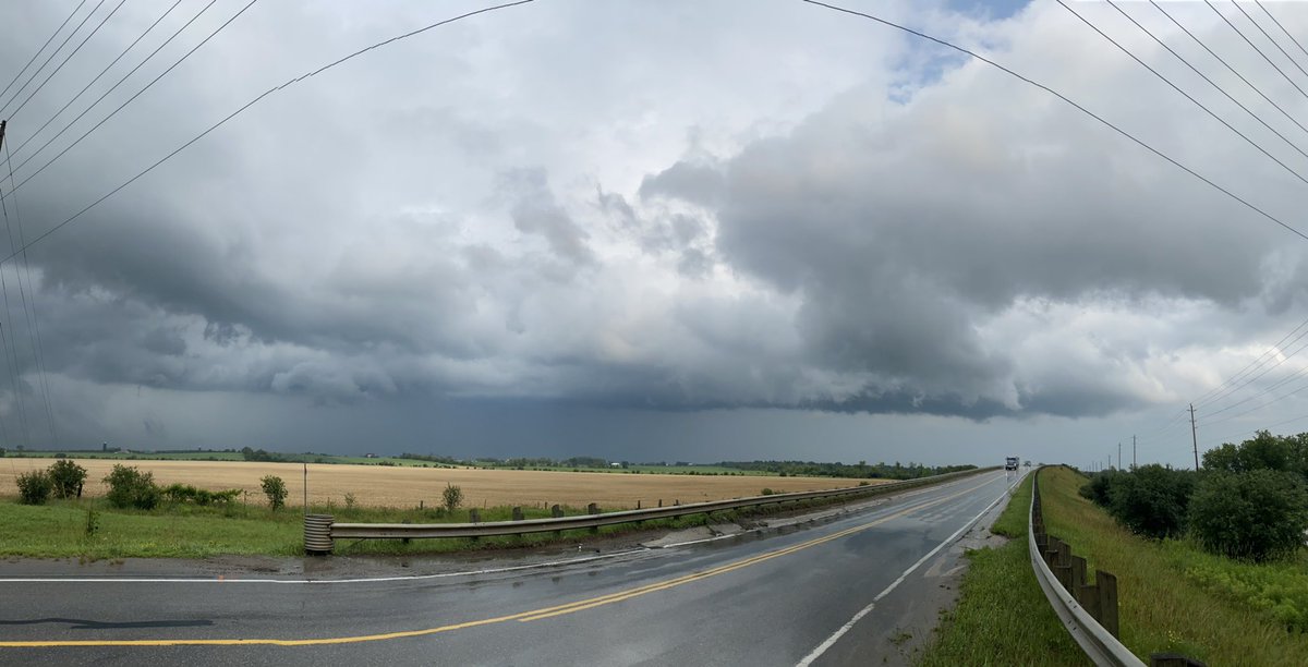 SE side of Lindsay looking SE #ONStorm