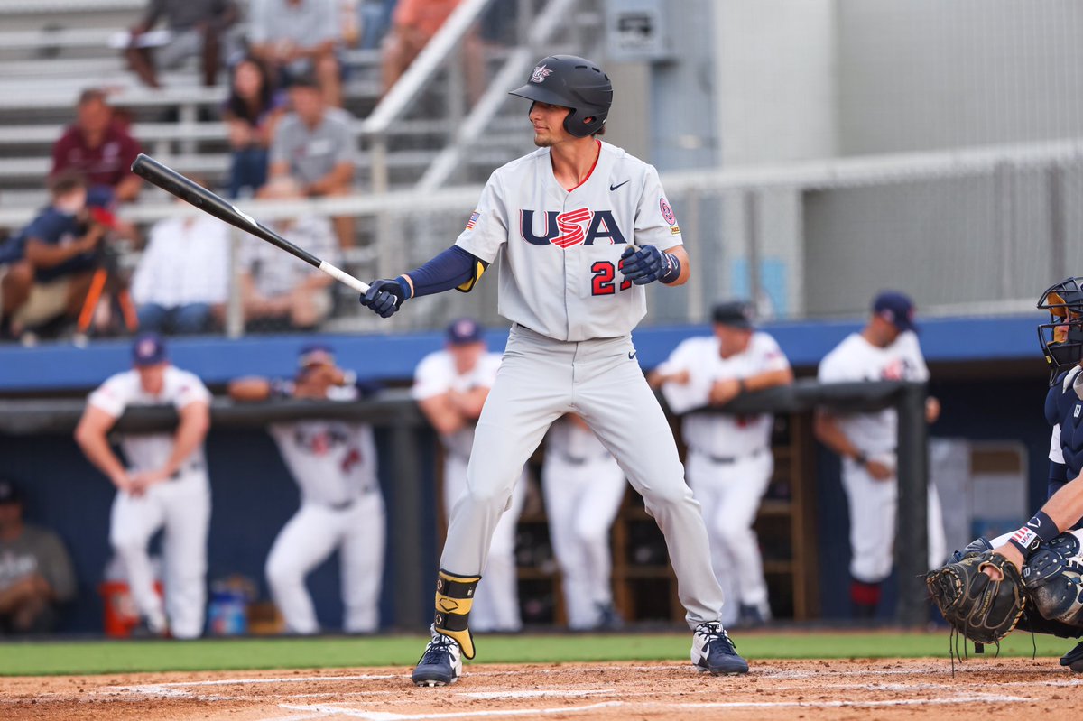 CalBaseball's tweet photo. Nothing like playing #ForGlory 🇺🇸

@dylanbeavers11 
@Josh24White https://t.co/OOArY7PvLf