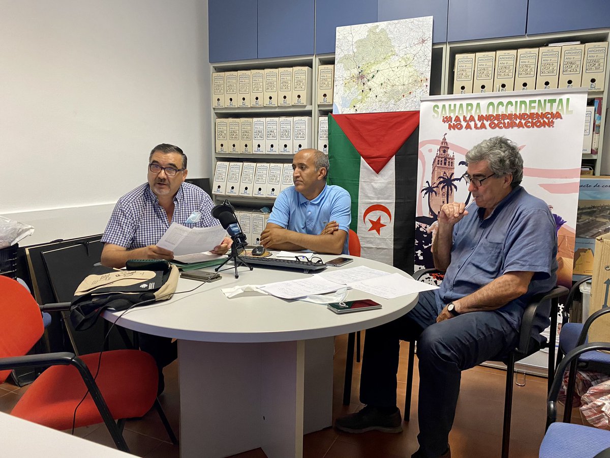 aapss's tweet photo. Encuentro en la @aapss con @MohamedZrug y los coordinadores provinciales y locales de Sevilla para analizar la situación del #SaharaOccidental y preparar #VeP 2021, alternativa en los campamentos, y la llegada de niños y niñas saharauis en 2022 a nuestra tierra 🇪🇭 https://t.co/WxS5Vgq7WP